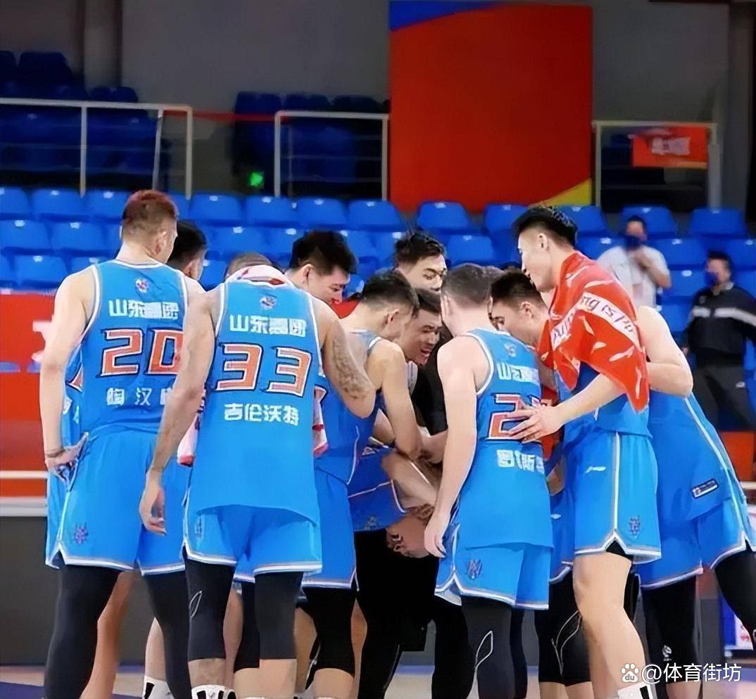 包含国内篮球联赛南区强队对决广东队力克上海的词条