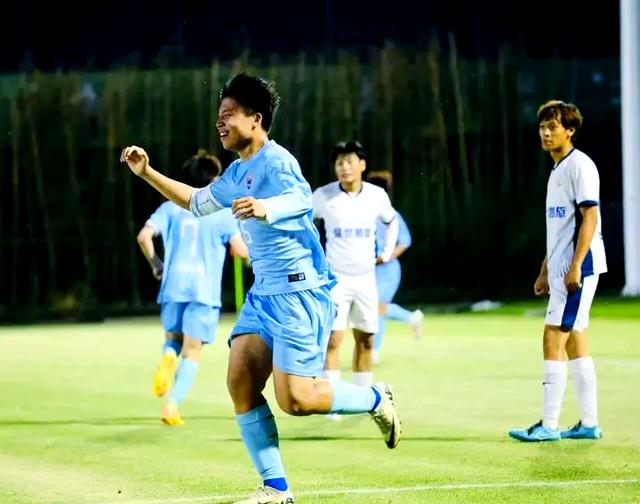 国内足球豪强准备争霸，铁血决战令人期待