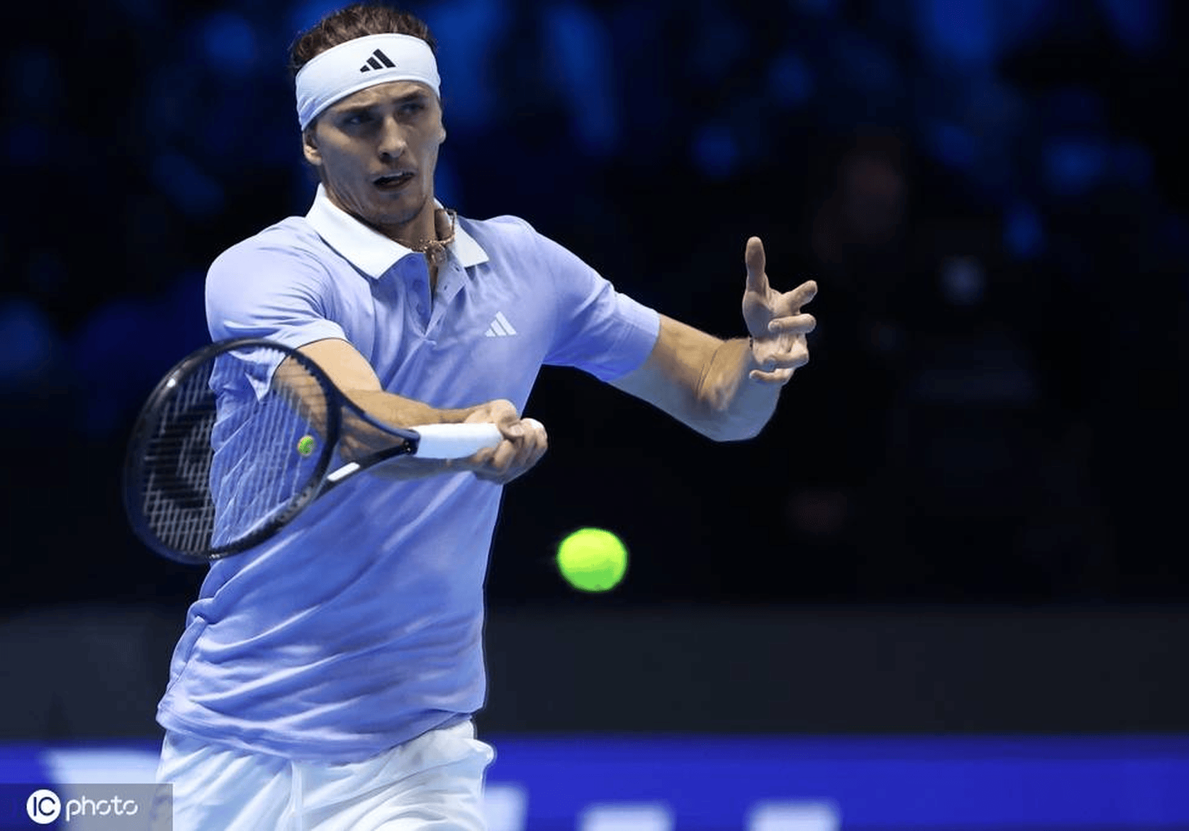 ATP总决赛险胜美网,兹维列夫关键制胜 ATP总决赛险胜美网,兹维列夫关键制胜