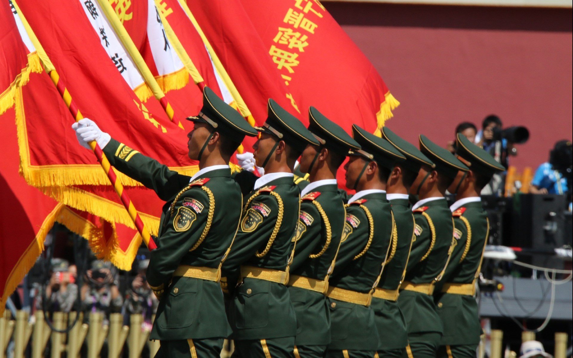 开云体育入口-小舞台的绝杀与巨星的凝视，当死神照进中国篮球的深夜