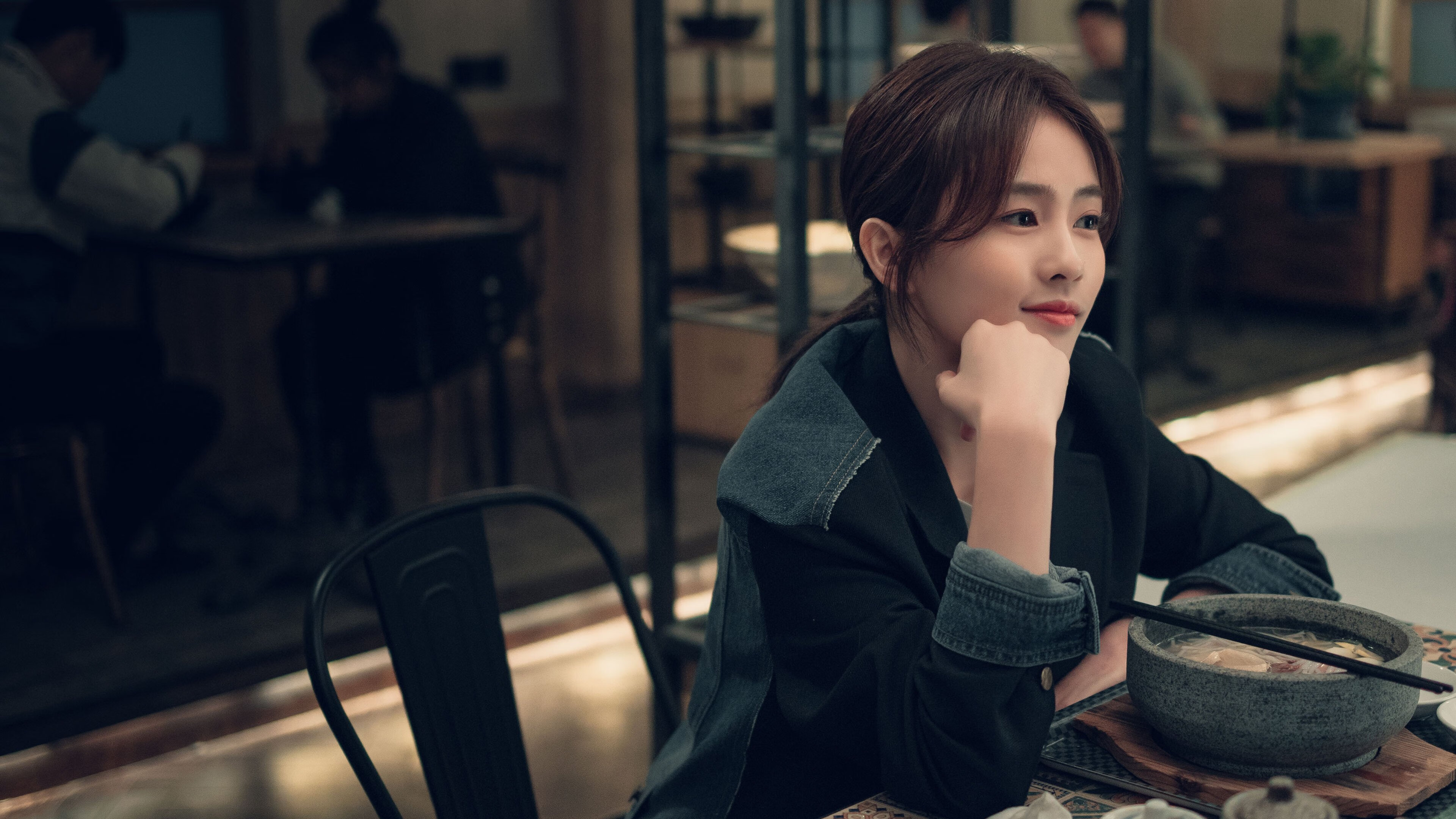 浓眉引领进攻狂潮,热火全面压制深圳队展现冠军底蕴